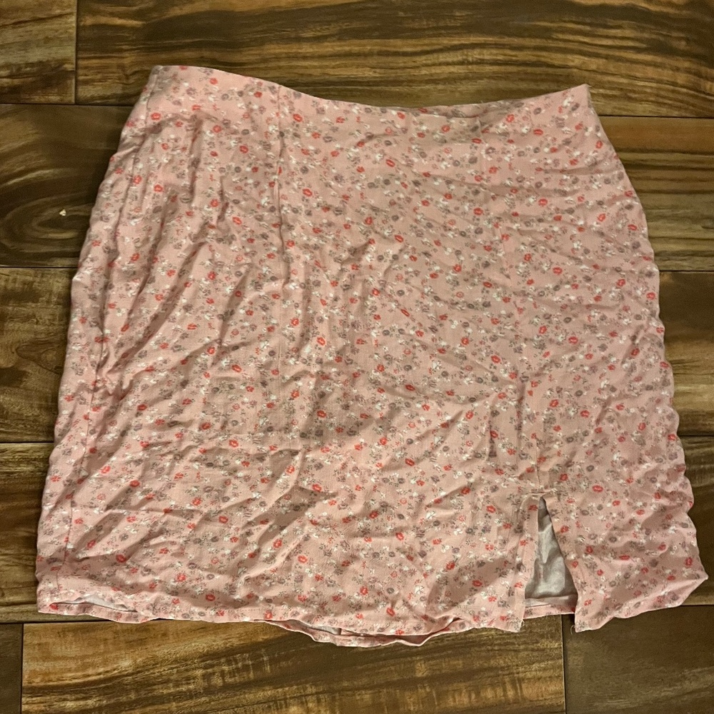 Short pink skirt